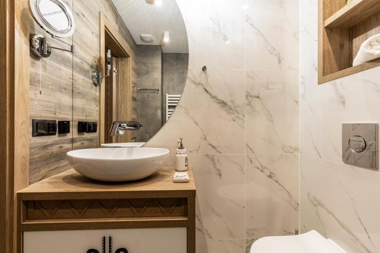 Apartament Czerwona Izba&spa